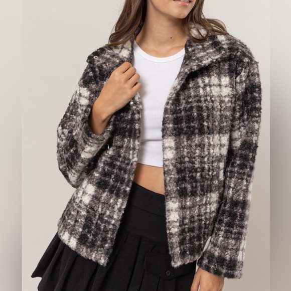 NWT HYFVE Black 90s Plaid Textured Cropped Boucle Jacket Coat - Picture 2 of 6